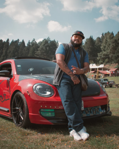 Retrato en Volkswagen Beetle